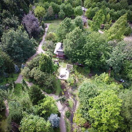 Dom W Starym Parku Hotel Biskupice  Kültér fotó