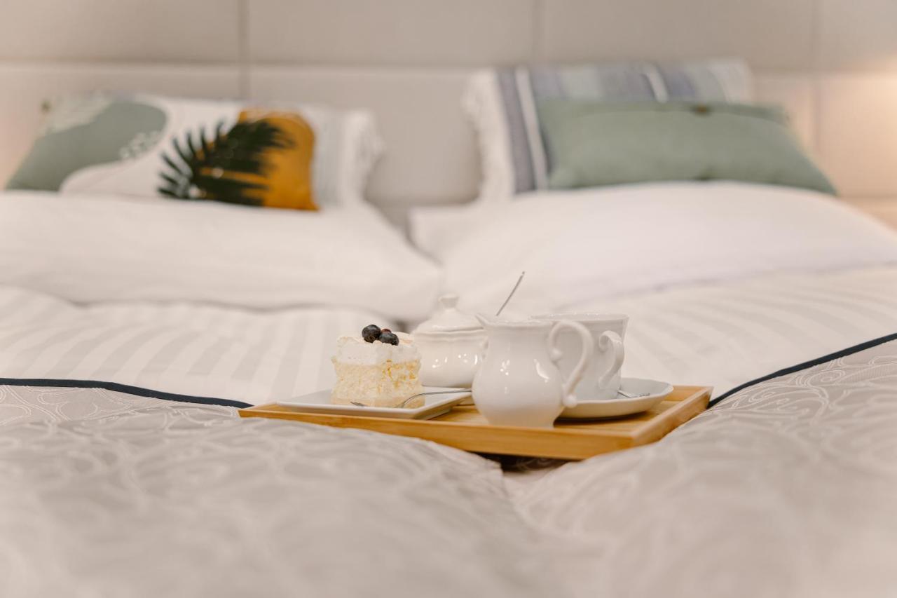 Dom W Starym Parku Hotel Biskupice  Kültér fotó