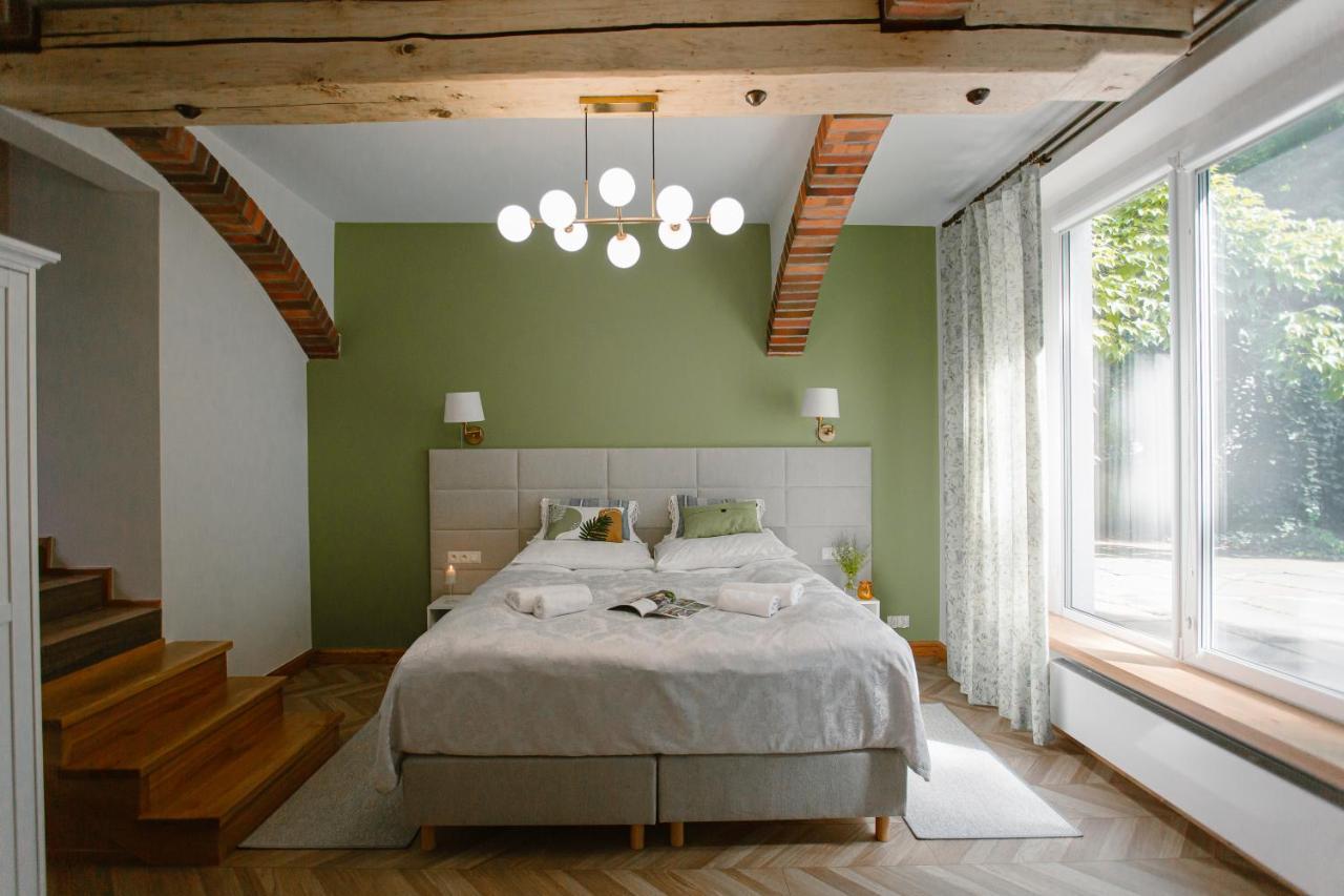 Dom W Starym Parku Hotel Biskupice  Kültér fotó