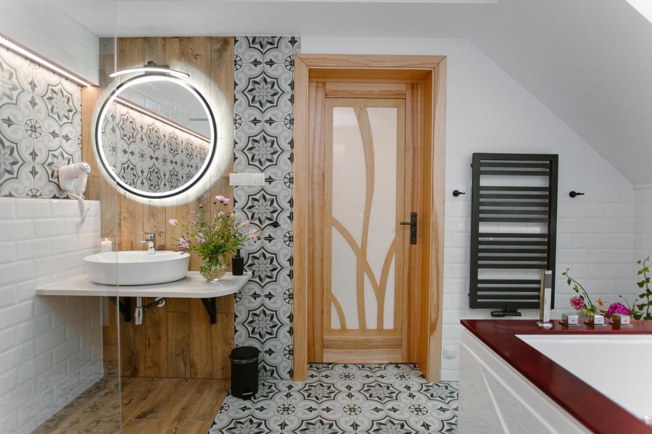Dom W Starym Parku Hotel Biskupice  Kültér fotó