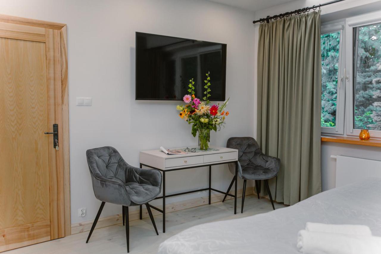 Dom W Starym Parku Hotel Biskupice  Kültér fotó