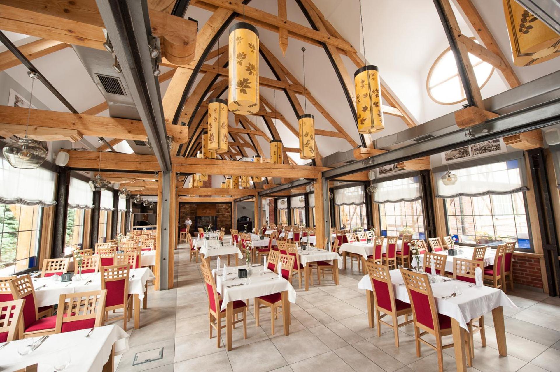 Dom W Starym Parku Hotel Biskupice  Kültér fotó