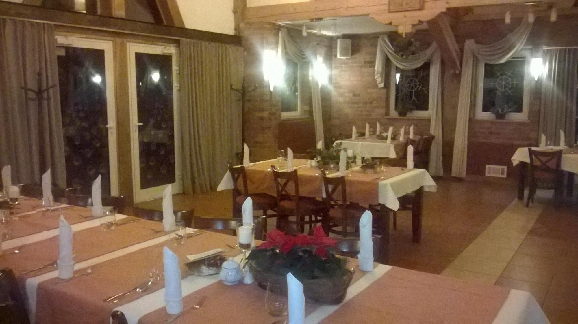 Dom W Starym Parku Hotel Biskupice  Kültér fotó
